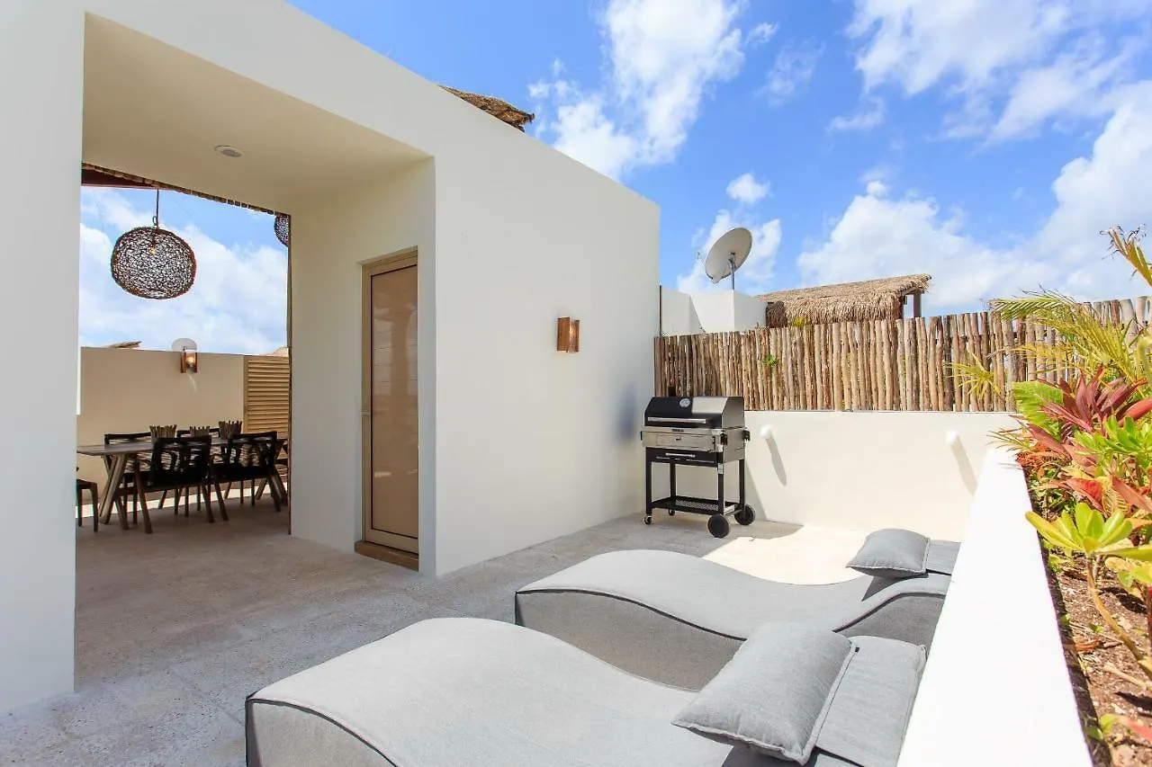 Charming Nature-Inspired Condos With Sultry Surroundings By Stella Rentals Tulum Appartement